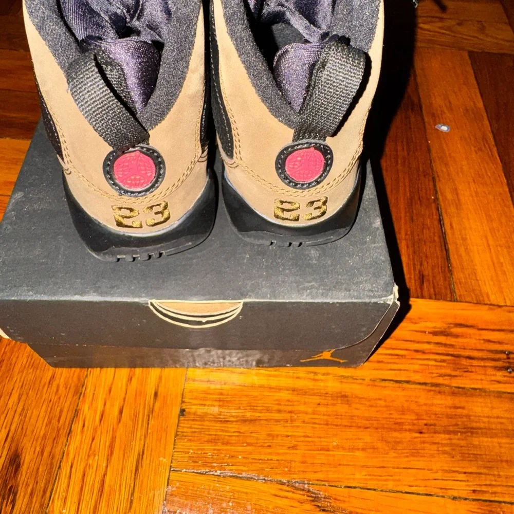 Jordan 9 Retro PS Black and Olive Sneakers - Picture 4 of 6